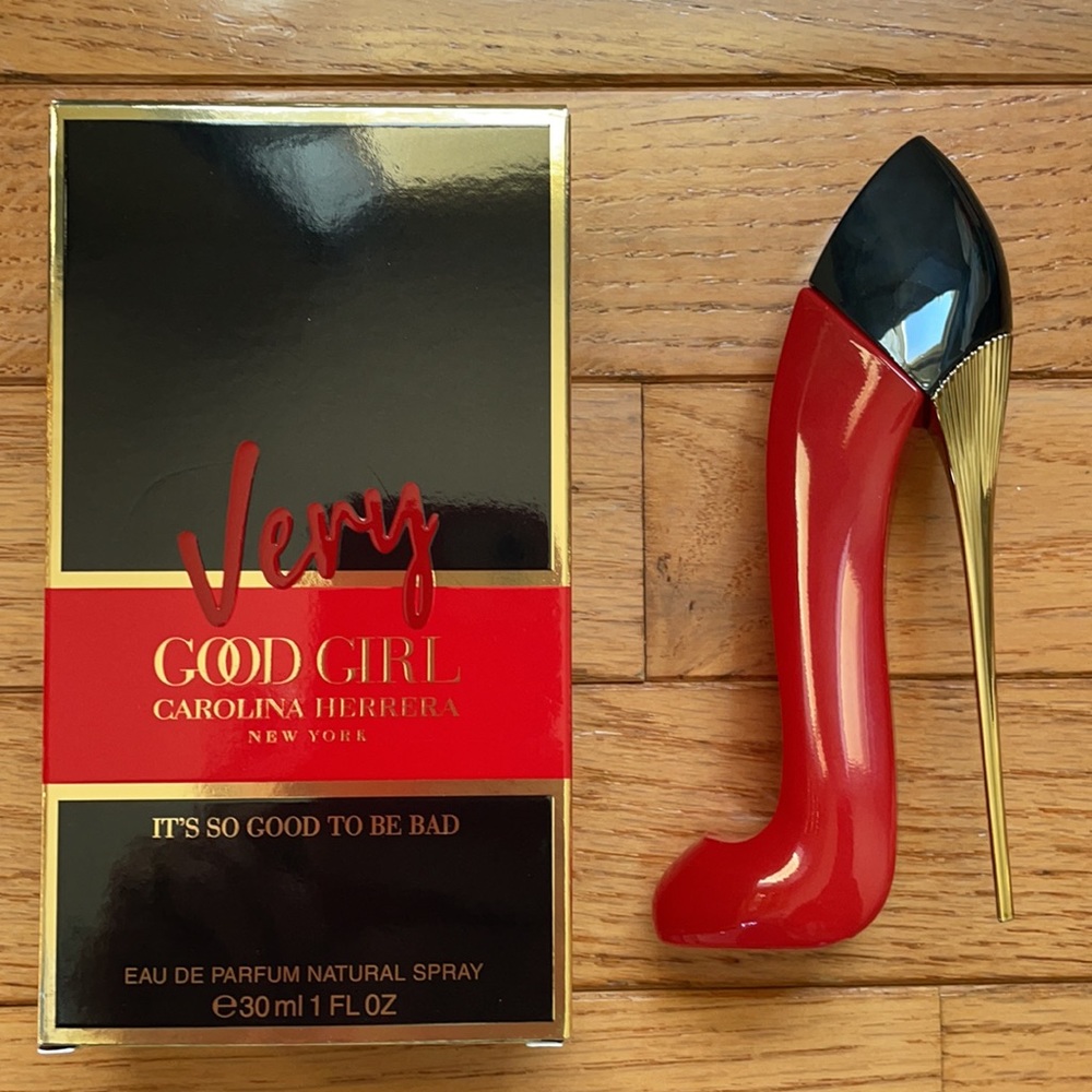 Carolina Herrera Very Good Girl Perfume